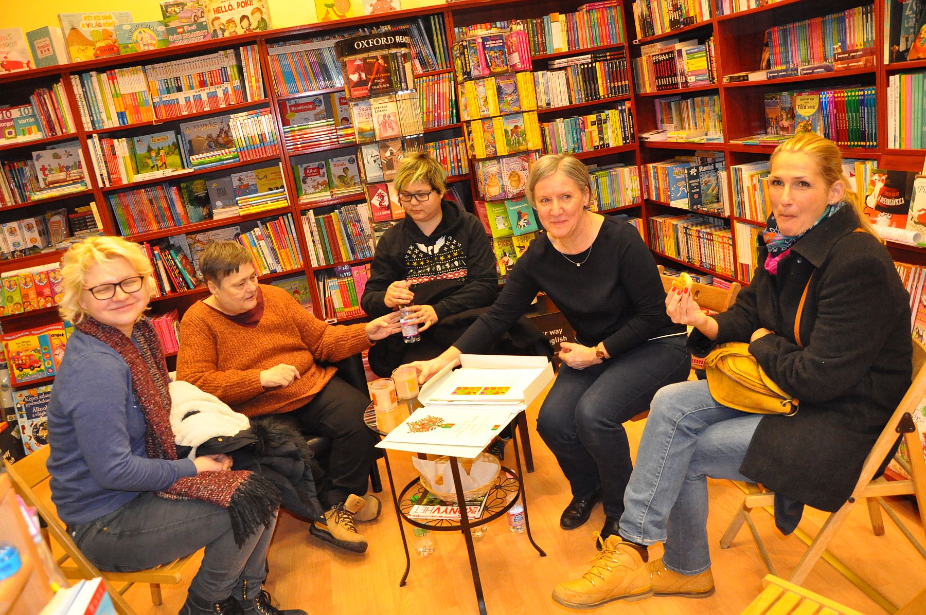 Tudja Isten, kinek subát, kinek gubát - bemutatták Sevella Zsuzsanna kiadványát